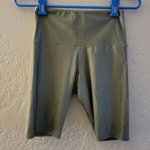 Onzie Biker Shorts Size S/M